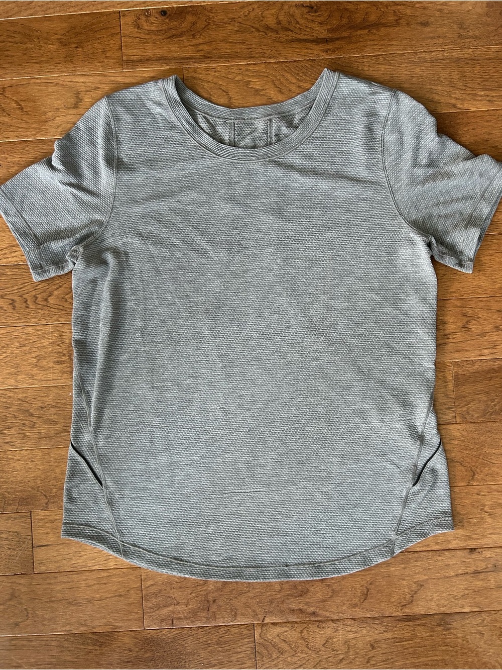 lululemon athletica Heathered Light Gray Short Sleeve Crew